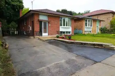 61 Lewiston Road Toronto E04 Ontario M1P 1X8
