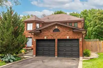 807 Regal Crescent Pickering Ontario L1X 2P7