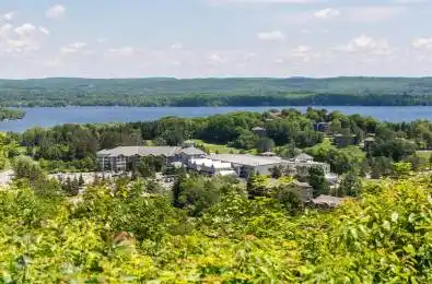 421 Bayshore - Deerhurst Drive Unit# 421 Huntsville Ontario P1H 2E8
