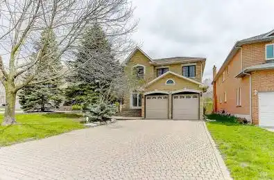 11 Hillsborough Court Richmond Hill Ontario L4B 3X3