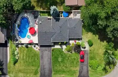 8 BENDAMERE Drive Grimsby Ontario L3M 2N3