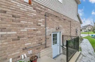 916 Magdalena Court Unit# #B Kitchener Ontario N2E 0B3