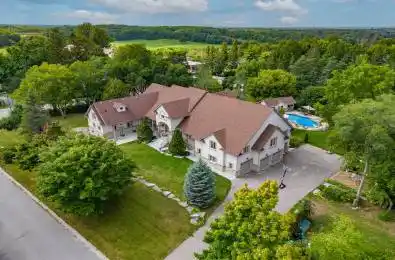 2 Kingswood Drive King Ontario L7B 1K8
