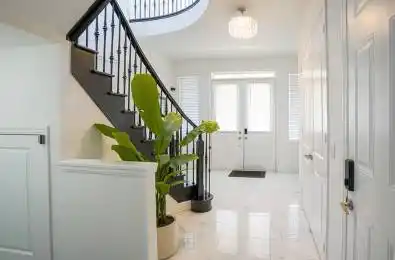 18 Frank Kelly Drive East Gwillimbury Ontario L9N 0V2