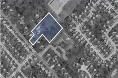287 Oak Avenue Strathroy-Caradoc Ontario N7G 3A9