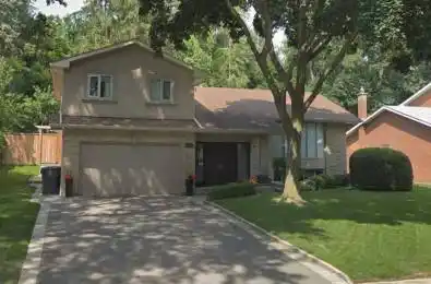 2205 Castlestone Court Mississauga Ontario L5B 1X9