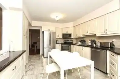 527 Doubletree Lane Newmarket Ontario L3X 2L3