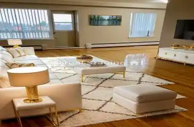 230 Wilmington Avenue Unit# #3 Toronto C06 Ontario M3H 5K2