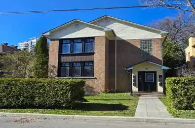 33 Coupal Street Unit# 5 Vanier and Kingsview Park Ontario K1L 5Z9