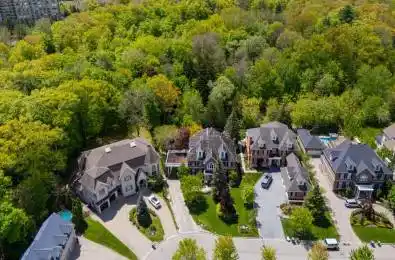 3264 Barchester Court Mississauga Ontario L5L 5Z1