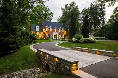 140 Chartwell Road Oakville Ontario L6J 3Z6