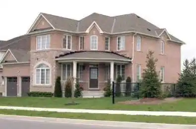 8 Pecan Drive Brampton Ontario L6P 2J8