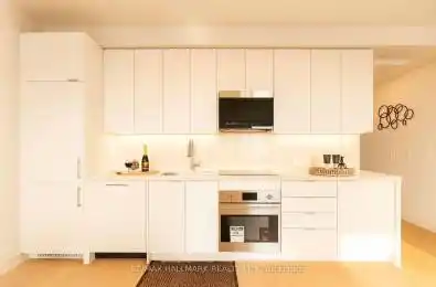2920 highway 7 Road Unit# 1302 Vaughan Ontario L4K 0P4