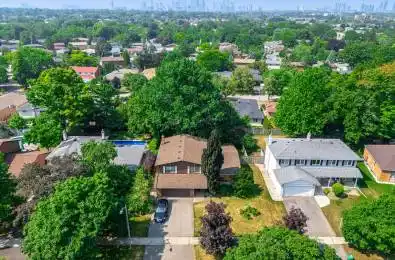 3667 Beechollow Crescent Mississauga Ontario L4Y 3T3