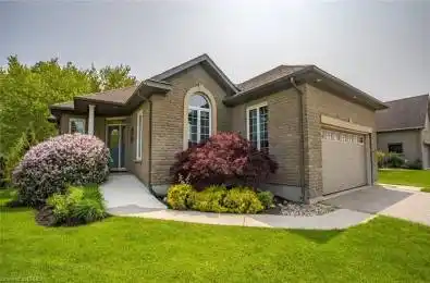 2 Hunter Drive Norfolk Ontario N0E 1M0