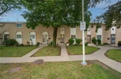 151 Gateshead Crescent Unit# 29 Hamilton Ontario L8G 3W1