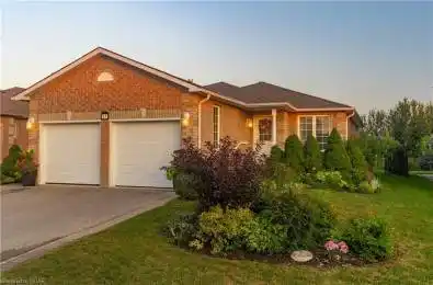 13 Commonwealth Road Barrie Ontario L4M 7J6