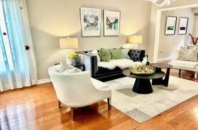 32 Heathcliffe Square Brampton Ontario L6S 5P7