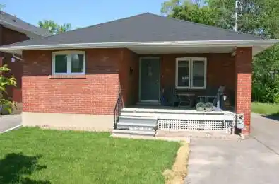 17 Bales Avenue Toronto C14 Ontario M2N 4S7