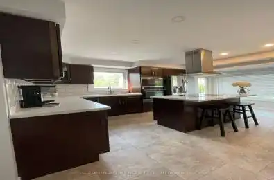 12 Horseshoe Drive Whitby Ontario L1N 8E7