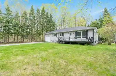 19 Wakunda Crescent Tiny Ontario L9M 0B2