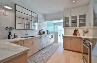 21A Grafton Avenue Toronto W01 Ontario M6R 1C3