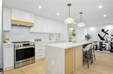 812 Burnhamthorpe Road Unit# 907 Toronto W08 Ontario M6S 3N4
