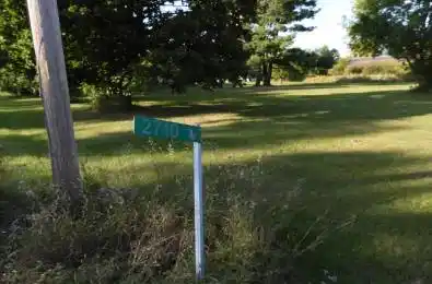 2710 Dunrobin Road Kanata Ontario K0A 1T0