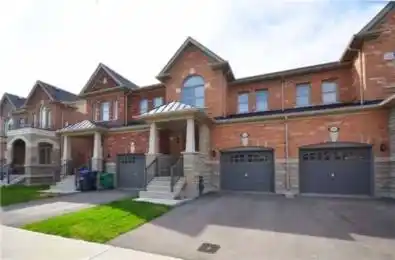 58 Goodsway Trail Brampton Ontario L7A 4A4