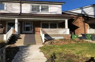 112 Douglas Avenue Toronto C04 Ontario M5M 1G6