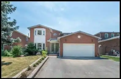 33 HEMLOCK Drive Markham Ontario L3P 4M5