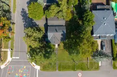 423 Ancaster Avenue Woodroffe Ontario K2B 5B6