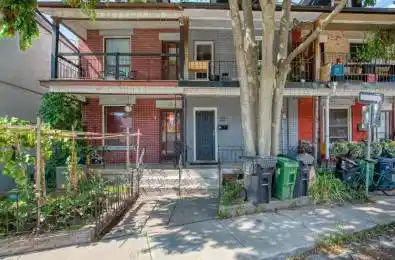 32 Macklem Avenue Unit# Upper Toronto C01 Ontario M6J 3M2