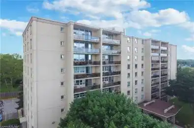 6400 Huggins Street Unit# 301 Niagara Falls Ontario L2J 3G5