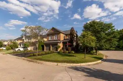 25 Aztec Court Richmond Hill Ontario L4S 2W6