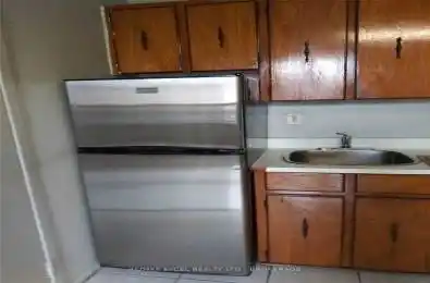 2863 Dundas Street Unit# #3 Toronto W02 Ontario M6P 1Y9