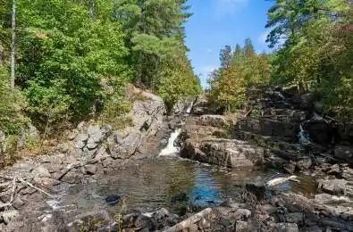 15 Dickinson Road McKellar Ontario P2A 2W7