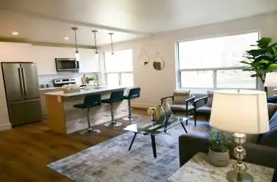 4 Wingreen Court Unit# 8 Toronto C13 Ontario M3B 1B9