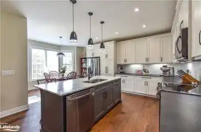 961 MUSKOKA BEACH Road Gravenhurst Ontario P1P 1A3