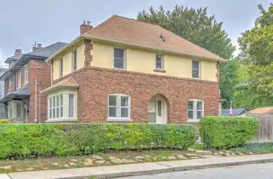 246 St Germain Avenue Toronto C04 Ontario M5M 1W3