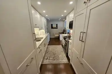 47 St Clair Avenue Unit# 803 Toronto C02 Ontario M4V 3A5