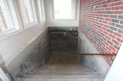 7 Compton Crescent Unit# BSMT Toronto W05 Ontario M3M 2C3