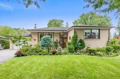 8 Charnwood Road Toronto C13 Ontario M3B 2P8