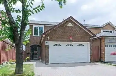 7 Slater Circle Brampton Ontario L6X 2S7