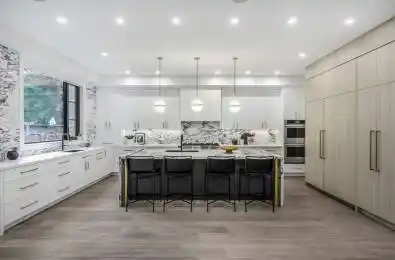 8 Manor Haven Road Toronto C04 Ontario M6A 2H9