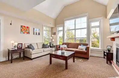 125 FAIRWAY Court Unit# 221 Blue Mountains Ontario L9Y 0P8