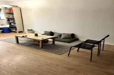 711 Bay Street Unit# 716 Toronto C01 Ontario M5G 2J8