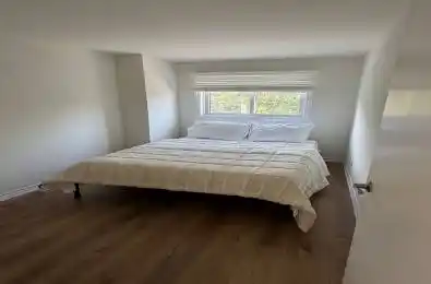 1543 Oran Court Mississauga Ontario L5N 1L4