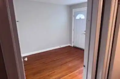 49 Child Drive Unit# Main Aurora Ontario L4G 1Y6