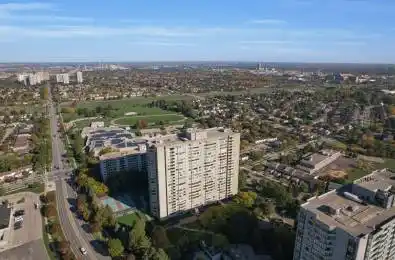 2350 Bridletowne Circle Unit# 1811 Toronto E05 Ontario M1W 3E6